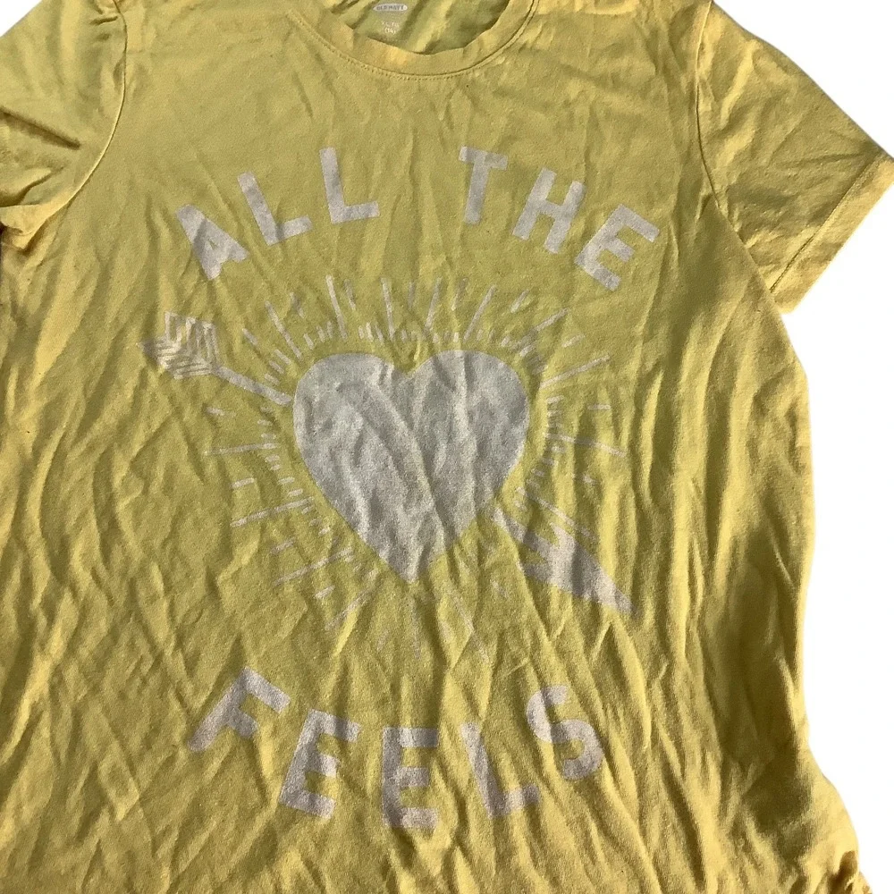 Old Navy T-Shirt Girls XL(14) Yellow Graphic Print All The Feels Heart Casual